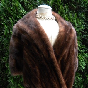 Pretty Dark Brown Mink Fur Stole / Cape / Wrap / Shrug / Real Fur / Wedding / Bride / Vintage