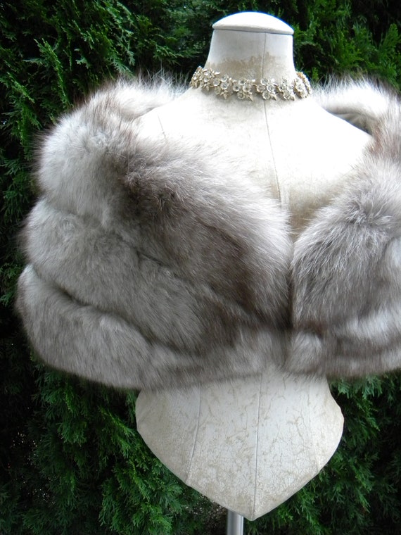 Pretty Blue Fox Fur Stole / Cape / Wrap / Real Fu… - image 2