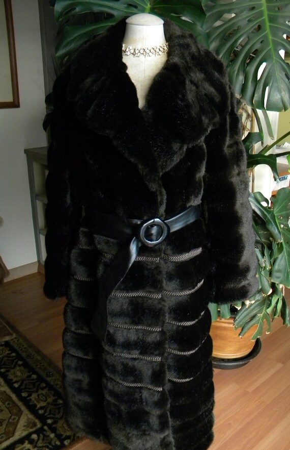 Beautiful faux fur stroller / princess / vintage c