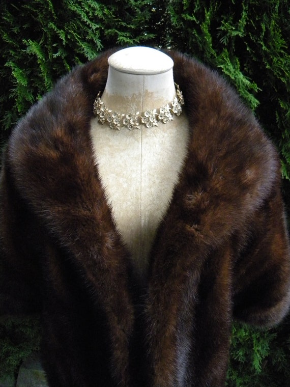 Pretty Dark Brown Mink Fur Wrap / Cover / Cape / … - image 5