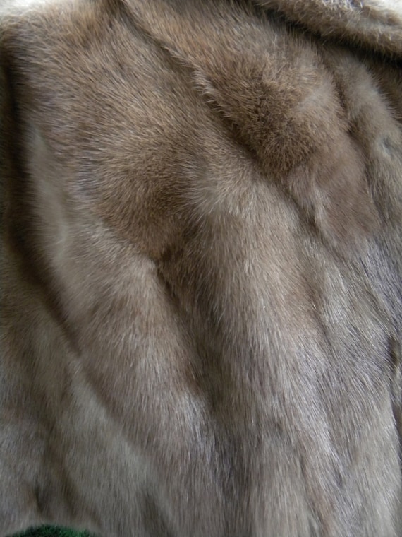 Pretty Natural Brown Mink Fur Stole / Cape / Wrap… - image 6