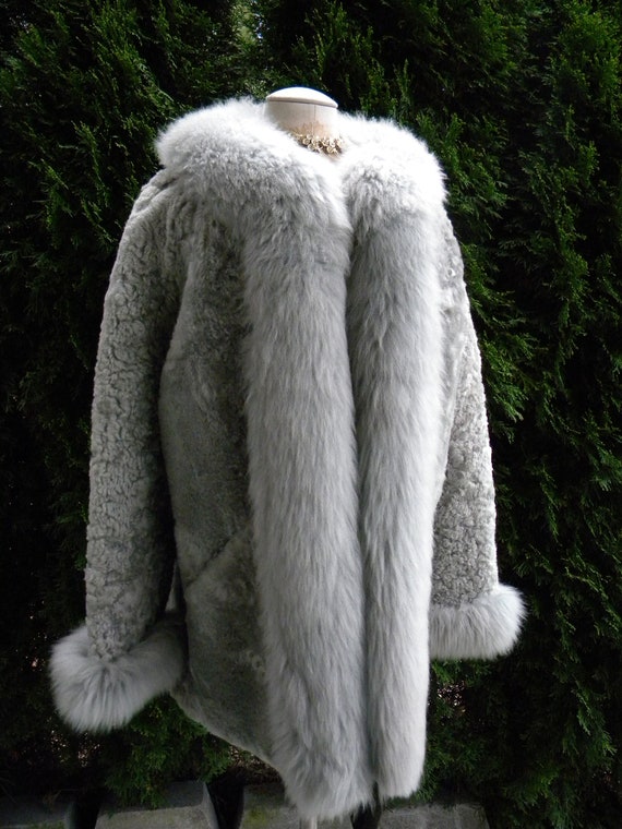 Lambskin fur coat hotsell