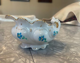 Grace’s Teaware Porcelain Sauce Boat – Corn Floral Pattern – Blue Backstamp – Excellent Condition