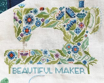 Robin Pickensによるクロスステッチパターン「BEAUTIFUL MAKER」はcottageneedle.comでご覧いただけます。