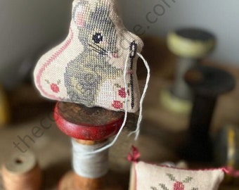 New! STACY NASH Bobbin + Pin Keep counted cross stitch patterns at thecottageneedle.com Squirrel