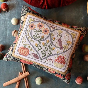 Punch Needle & Primitive Stitcher Autumn 2021 issue Seasons of the Heart Autumn magazine cross stitch and punch needle patterns Blue Flower