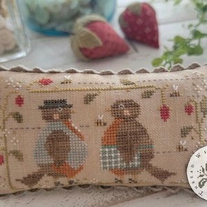 WITH THY NEEDLE Robins are Here counted cross stitch patterns at cottageneedle.com 2023 Nashville Market