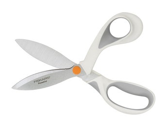 FISKARS Powercut 9" Softgrip Curved-Blade Shears at thecottageneedle.com maker fabric sewing maker tool