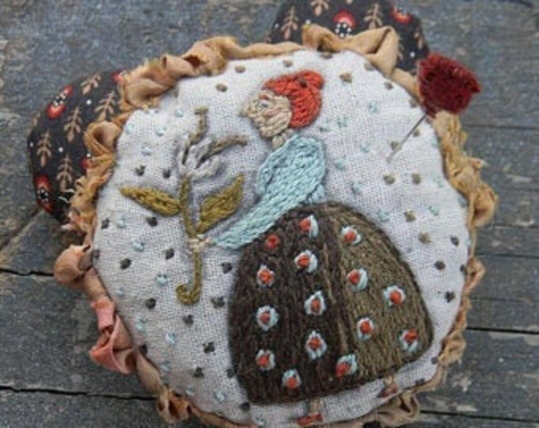 NOTFORGOTTEN FARM Tulip Polka Hand Folk Embroidery Pattern at ...