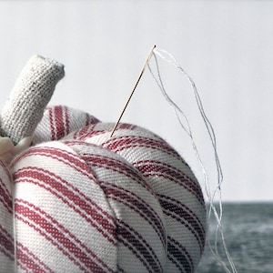Kreuzstichnadel Nr. 24 26 28 von BOHIN Gobelin Nadelstärke 22 24 26 28 gezählte Kreuzstichnadel bei Cottageneedle.com