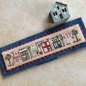 HART IN DE HAND Elke stad Tiny Town getelde kruissteekpatronen op thecottageneedle.com