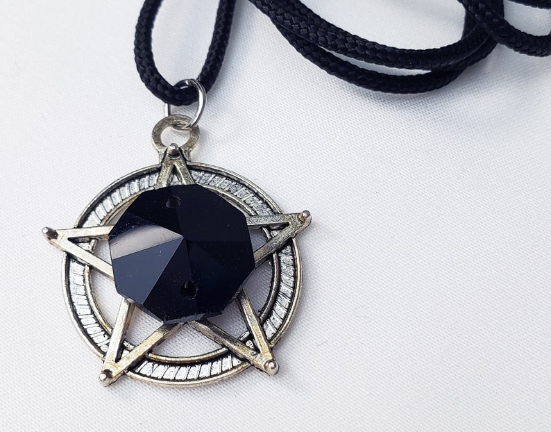 Black Pentacle Necklace Voodoo Jewelry Dark Magic Gothic Jewelry Voodoo Vampire Necklace Wicca Jewelry Vampire Jewelry