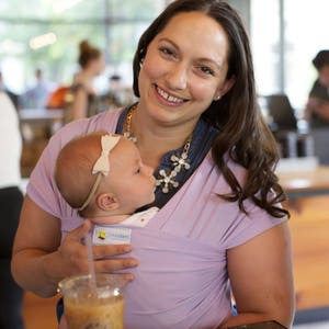 USA Made Everyday Wrap por Beachfront Baby - Reciclado Knit Baby Wrap, Water Wrap, Leve, Repreve, Lavanda