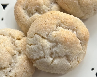 Italian Amaretti Cookies: Gluten-Free Almond Holiday Treat- 1 dozen