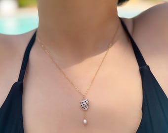 Hawaii Drupe shell with pearl