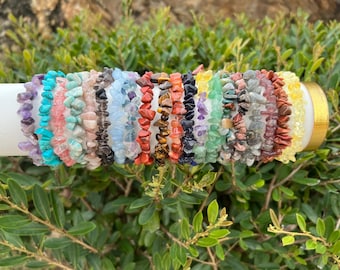 Natural Gemstone Chip Bracelet – Handmade Crystal Jewelry for Balance, Healing Energy & Boho Spiritual Gift