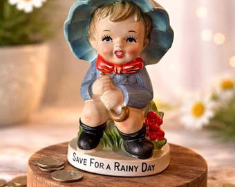 Vintage muntenbankbeeldje 'Besparen voor een regenachtige dag' | 6,25" keramische kinderbank | Decoratie uit het midden van de eeuw