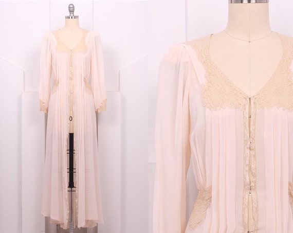 Vintage 1930's Lady Duff Light Pink Silk Crepe Rob