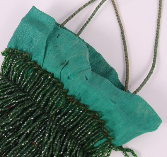 Vintage 1920 s Emerald Green Beaded Handbag 20 s De Gem vintage-1920-s-emerald-green-beaded-handbag-20-s-de-gem