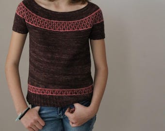 Patrón de tejido Sommerby en PDF: Suéter de manga corta con canesú de mosaico de arriba a abajo