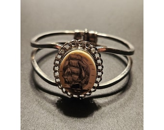 Brazalete antiguo de plata esterlina con grabado en marfil / Barco de vela (610)