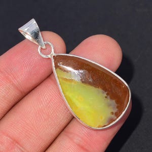 Natuurlijke groene opaal waaierhanger, sterlingzilveren sieraden voor vrouwen