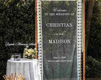 Plaque de bienvenue personnalisée pour mariage en tulle transparent : bordure en dentelle