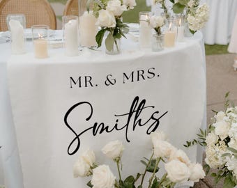 Camino de mesa de lino personalizado para bodas, pancarta de "Recién casados"