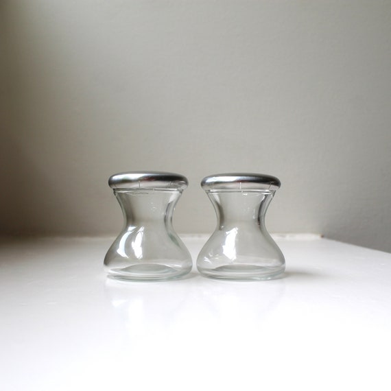 Haus Wohnen Max Und Moritz Bauhaus Hourglass Salt Pepper Shakers