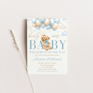 Puede incluir: Una invitaci&oacute;n a un baby shower con un dise&ntilde;o de acuarela. La invitaci&oacute;n presenta un osito de peluche sosteniendo globos, con las palabras "We can bearly wait BABY" en una fuente de escritura. La invitaci&oacute;n incluye el nombre "Jessica Williams" y detalles del evento.