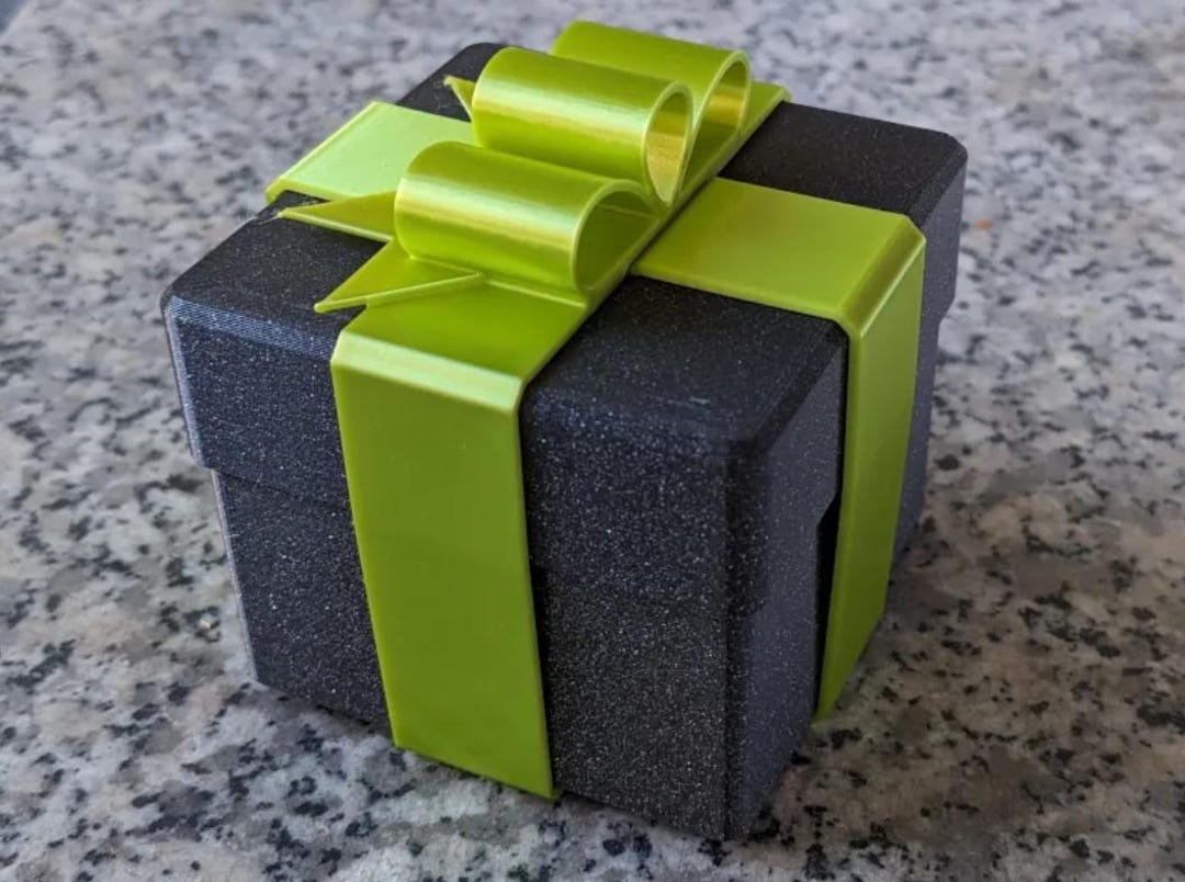 3D Printable Gift Box — Christmas Present Box With Ribbon Lid Festive