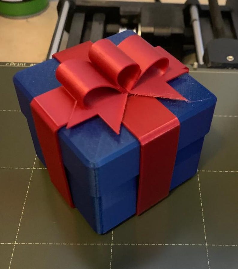3D Printable Gift Box — Christmas Present Box With Ribbon Lid Festive