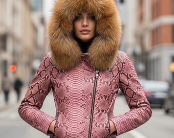Damen Texture Snakeskin Lederjacke mit echter Fuchspelzhaube, Leder Bikerjacken