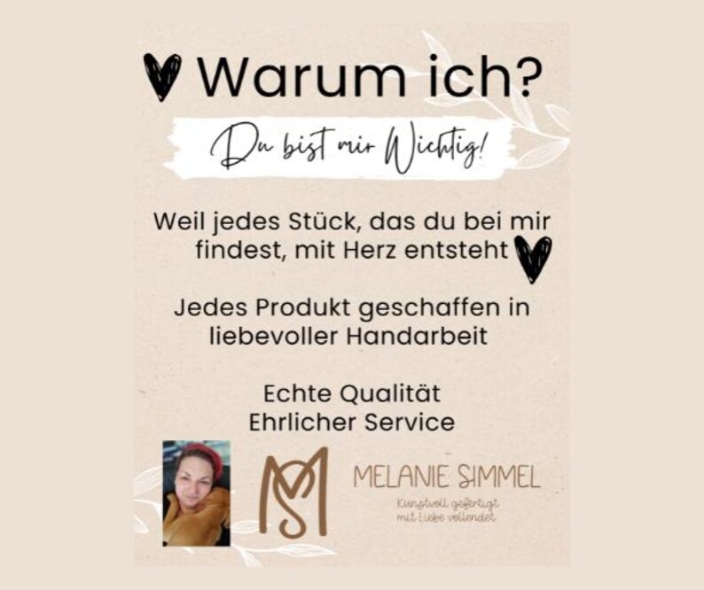 Op de afbeelding: Een beige afbeelding met Duitse tekst, waaronder "Warum ich?" en "Du bist mir Wichtig!" en andere zinnen. De afbeelding bevat ook een foto van een vrouw, een logo en de naam "MELANIE SIMMEL".