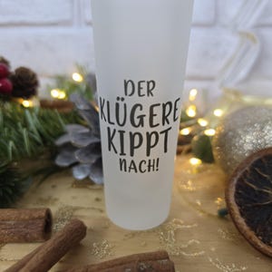 Satinierte Schnapsgläser mit 80ml
3 Designs zur Auswahl
Der Klügere kippt nach
Bitte hier Alkohol platzieren
Ich bin nur zum Saufen hier

Kleine Weihnachtsgeschenke, Weihnachtsgeschenk Freunde, Weihnachtsgeschenke für Papa