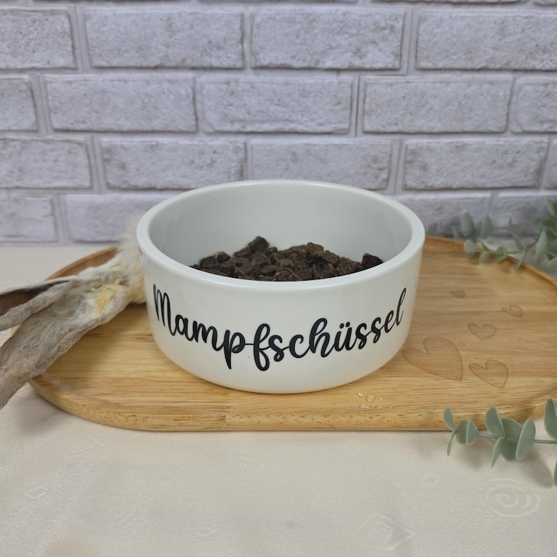 Keramiknapf in weiß für Futter oder Wasser
Design: Mampfschüssel oder Schlabbernapf
Geschenk Hundebesitzer, Hund Wassernapf, Napf für Hunde