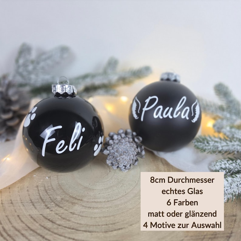 Personalisierte Weihnachtskugeln in 6 Farben in matt und glänzend
Mit Name und wahlweise Pfoten, Engelsflügel, Schneeflocken oder Rentiere

Geschenkideen Hundebesitzer, Weihnachtsbaumkugeln Personalisiert, Weihnachtskugel Personalisiert
