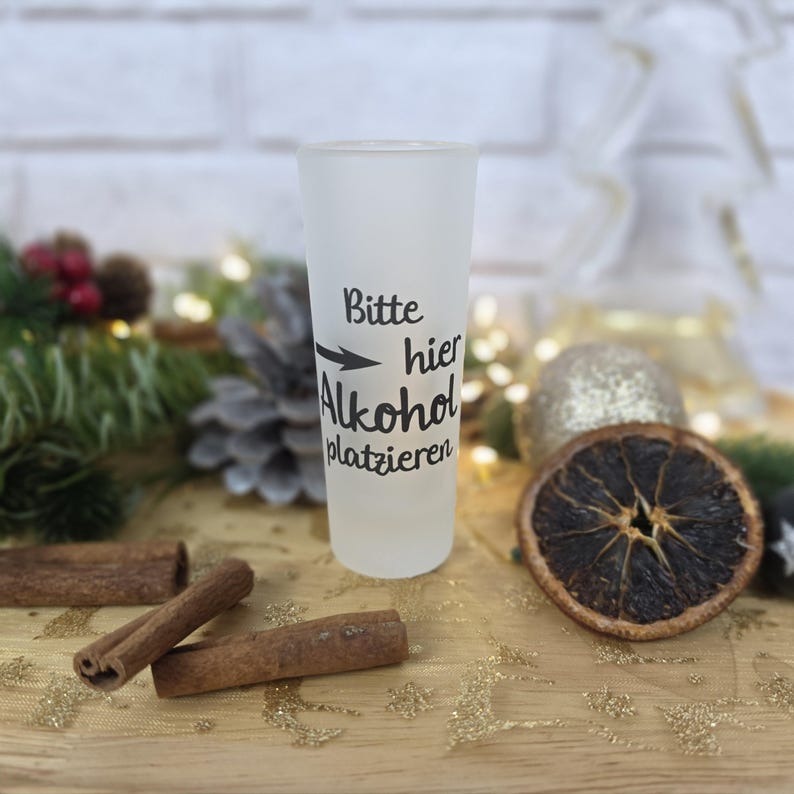 Satinierte Schnapsgläser mit 80ml
3 Designs zur Auswahl
Der Klügere kippt nach
Bitte hier Alkohol platzieren
Ich bin nur zum Saufen hier

Kleine Weihnachtsgeschenke, Weihnachtsgeschenk Freunde, Weihnachtsgeschenke für Papa
