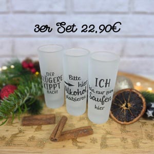 Satinierte Schnapsgläser mit 80ml
3 Designs zur Auswahl
Der Klügere kippt nach
Bitte hier Alkohol platzieren
Ich bin nur zum Saufen hier

Kleine Weihnachtsgeschenke, Weihnachtsgeschenk Freunde, Weihnachtsgeschenke für Papa