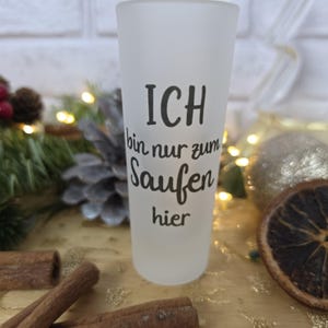 Satinierte Schnapsgläser mit 80ml
3 Designs zur Auswahl
Der Klügere kippt nach
Bitte hier Alkohol platzieren
Ich bin nur zum Saufen hier

Kleine Weihnachtsgeschenke, Weihnachtsgeschenk Freunde, Weihnachtsgeschenke für Papa