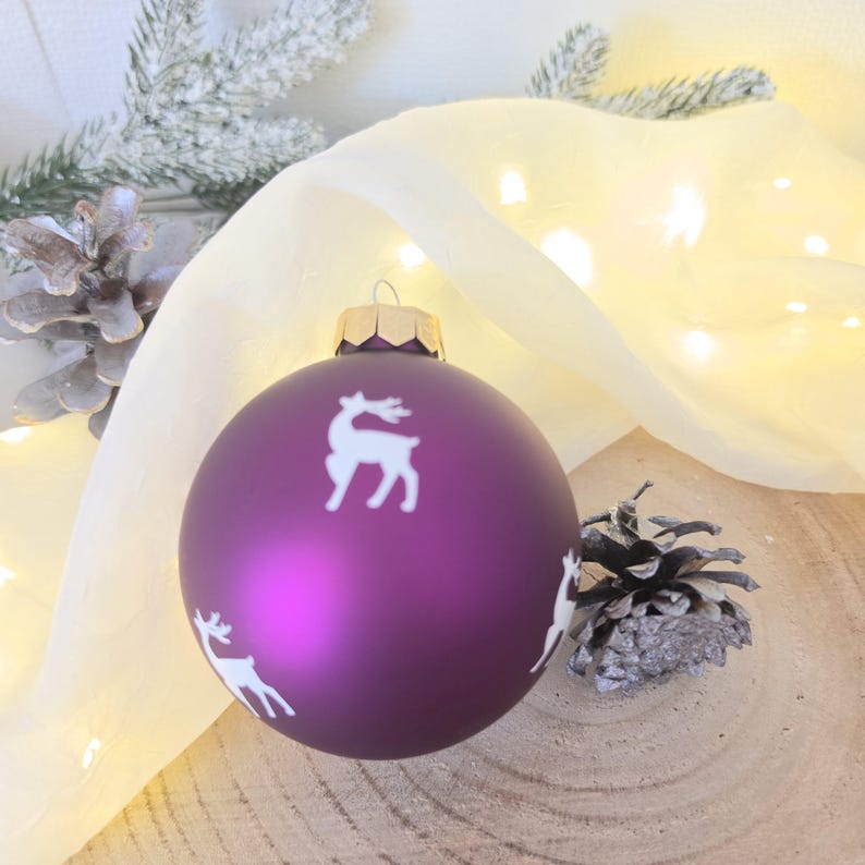 Personalisierte Weihnachtskugeln in 6 Farben in matt und glänzend
Mit Name und wahlweise Pfoten, Engelsflügel, Schneeflocken oder Rentiere

Geschenkideen Hundebesitzer, Weihnachtsbaumkugeln Personalisiert, Weihnachtskugel Personalisiert