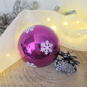 Personalisierte Weihnachtskugeln in 6 Farben in matt und glänzend
Mit Name und wahlweise Pfoten, Engelsflügel, Schneeflocken oder Rentiere

Geschenkideen Hundebesitzer, Weihnachtsbaumkugeln Personalisiert, Weihnachtskugel Personalisiert