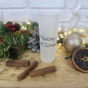 Satinierte Schnapsgläser mit 80ml
3 Designs zur Auswahl
„Homeoffice? Prostoffice!“, „Meeting mit Schuss“ oder „In Excel kann man auch Schnaps zählen“

Kleine Weihnachtsgeschenke, Shot Glas, Weihnachtsgeschenke für Papa