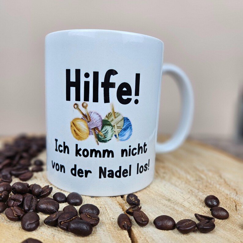 Tasse mit Motiv
Hilfe ich komm nicht von der Nadel los!
Geschenk für Kreative, Geschenk für Kreative Freundin, Kreative Geschenke für Frauen, Kreative Geschenke, Kreative Geschenkideen, Handarbeit, Geschenke bis 15 Euro, Geschenkideen bis 15 Euro, Geschenke für Strickerinnen, Stricken, Kreative Geschenke für Freundin, Tasse Bedrucken, Tasse Personalisiert