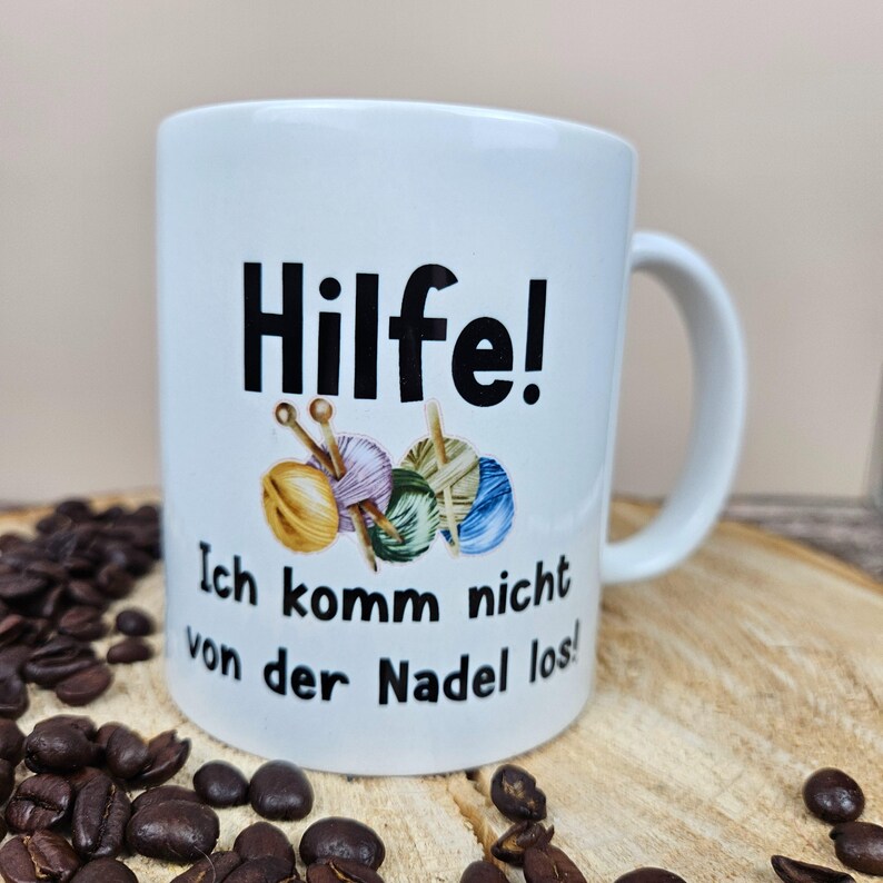 Tasse mit Motiv
Hilfe ich komm nicht von der Nadel los!
Geschenk für Kreative, Geschenk für Kreative Freundin, Kreative Geschenke für Frauen, Kreative Geschenke, Kreative Geschenkideen, Handarbeit, Geschenke bis 15 Euro, Geschenkideen bis 15 Euro, Geschenke für Strickerinnen, Stricken, Kreative Geschenke für Freundin, Tasse Bedrucken, Tasse Personalisiert