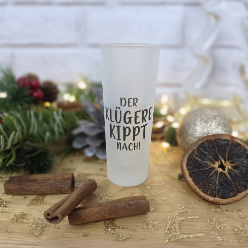 Satinierte Schnapsgläser mit 80ml
3 Designs zur Auswahl
Der Klügere kippt nach
Bitte hier Alkohol platzieren
Ich bin nur zum Saufen hier

Kleine Weihnachtsgeschenke, Weihnachtsgeschenk Freunde, Weihnachtsgeschenke für Papa