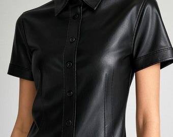 Camisa negra de piel sintética con botones, top de manga corta con cuello para mujer, estilo punk rock gótico, regalo para ella, chaqueta de piel vegana.