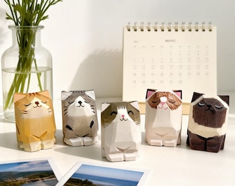 Escultura de gato de madeira artesanal e encantadora – Decoração lúdica e tranquila de gatinho para mesa, prateleira e casa, presente aconchegante em estilo nórdico para espaços de amantes de gatos.