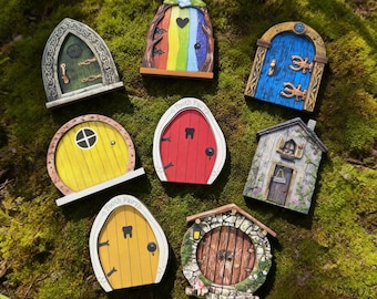 Porta de fada mágica em miniatura de madeira impressa para interiores | Estatuetas rústicas de porta de elfo | Decoração encantada para quarto de princesa e casa de fadas