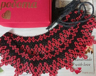 Handgefertigte ukrainische Silyanka-Halskette, schwarz-rotes Perlenhalsband im Folk-Stil